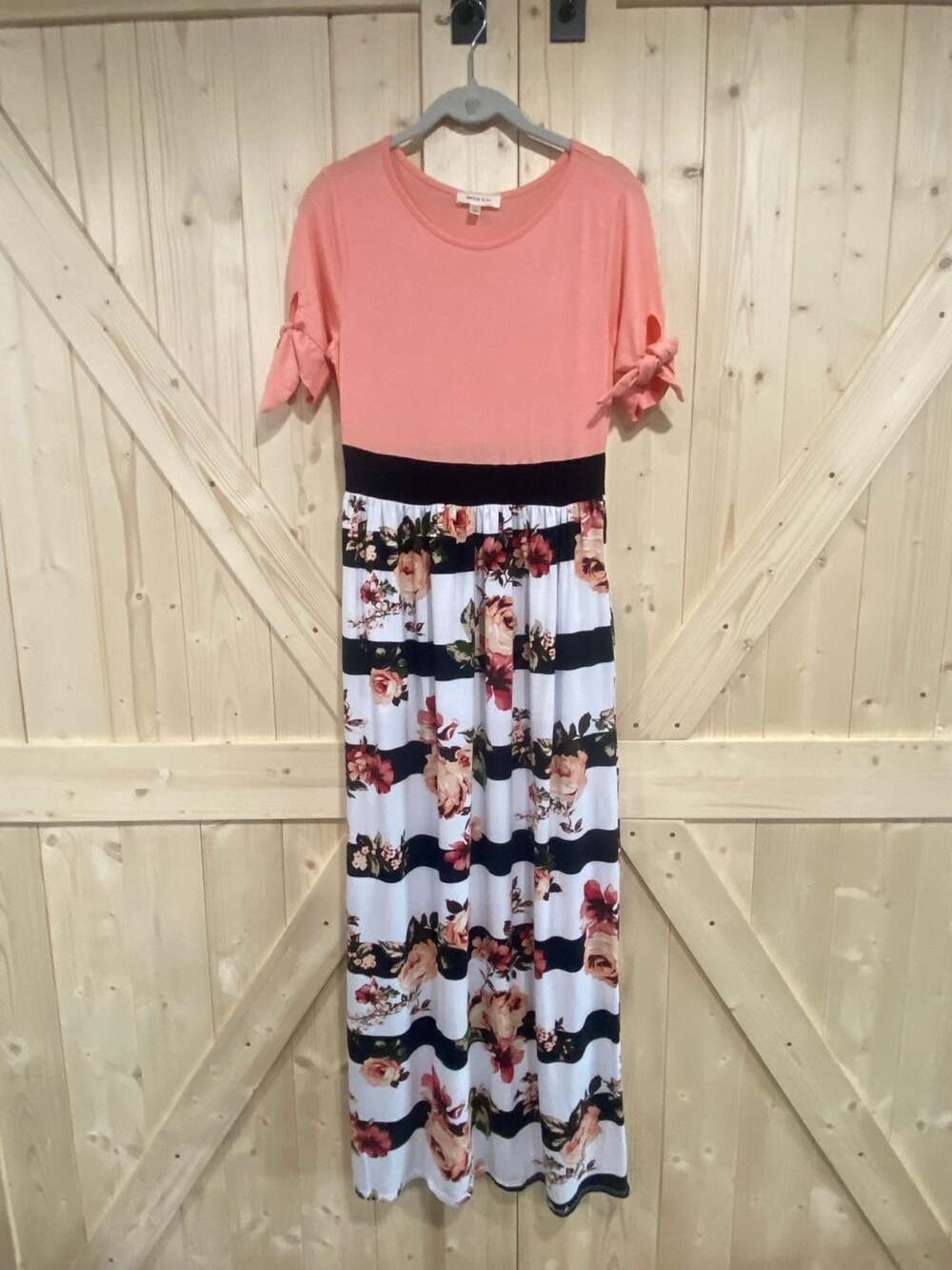 Hailey & Co. Short Sleeve Maxi Dress Peach Pink Top Striped Floral Skirt Small